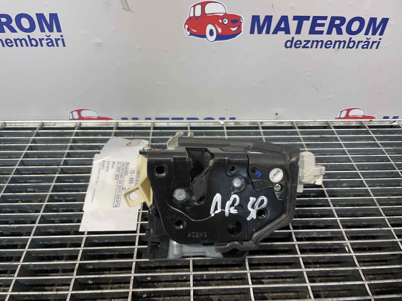 INCUIETOARE USA SPATE DREAPTA AUDI Q3 Q3 - - (2015 2018)