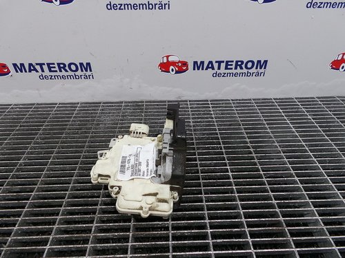 INCUIETOARE USA SPATE DREAPTA AUDI Q7 - - (2006 2010)