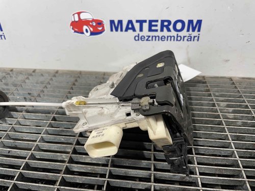 INCUIETOARE USA SPATE DREAPTA AUDI Q7 - - (2010 2015)