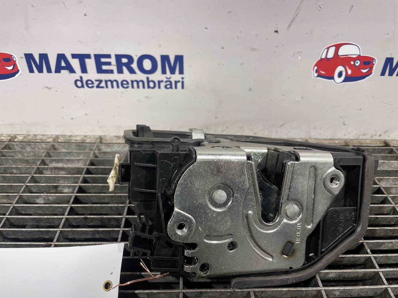 INCUIETOARE USA SPATE DREAPTA BMW SERIA 3 F 30 SERIA 3 F 30 - - (2011 2018)