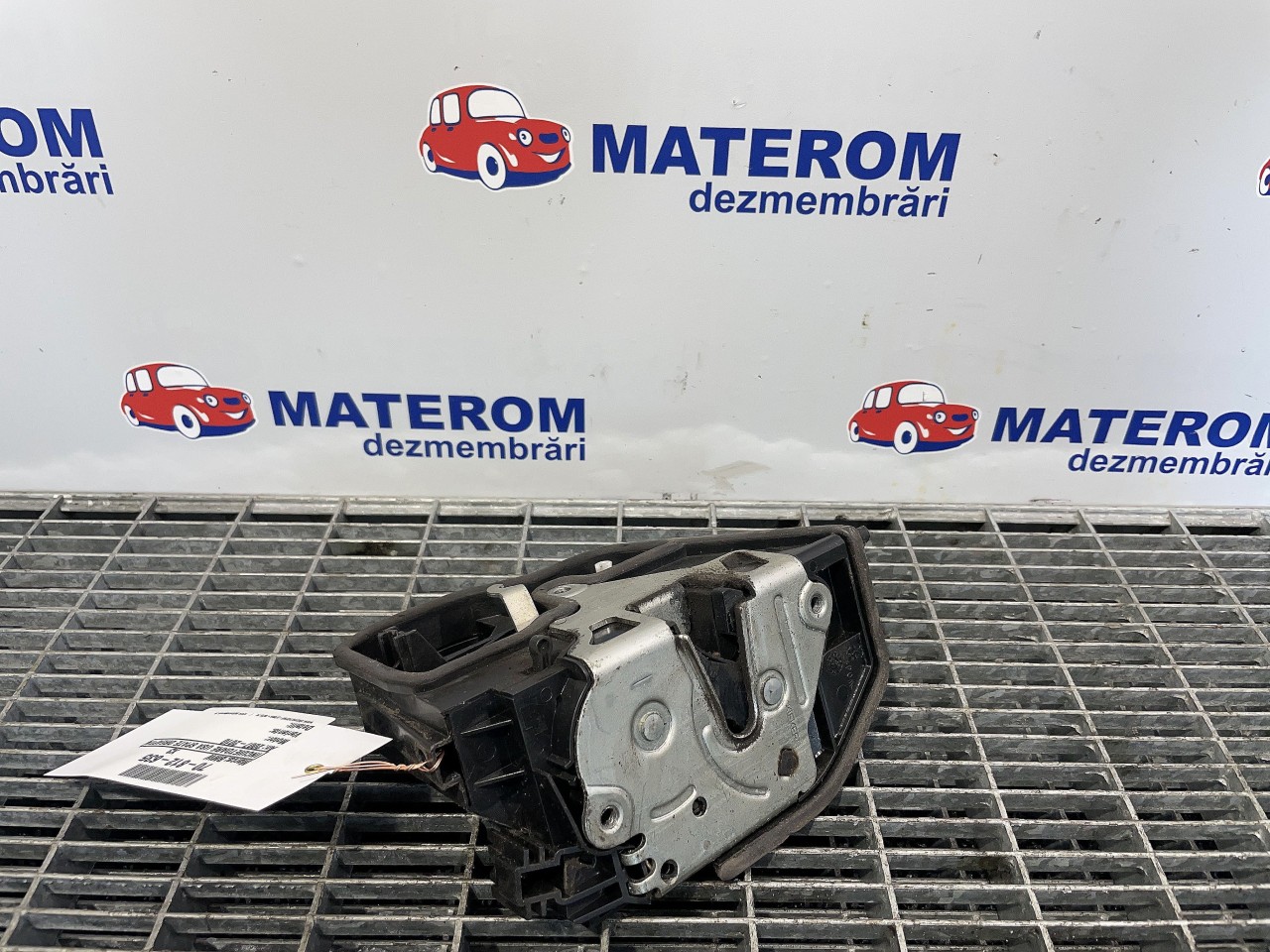 INCUIETOARE USA SPATE DREAPTA BMW X3 - - (2007 2010)