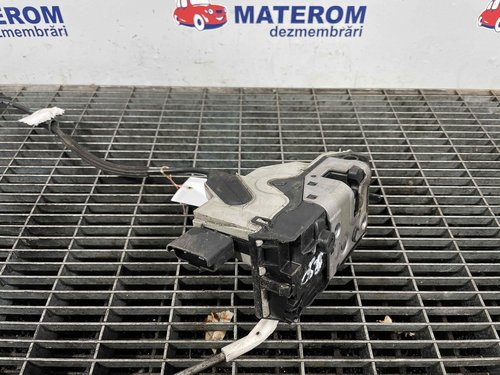 INCUIETOARE USA SPATE DREAPTA CITROEN DS4 - - (2010 2015)