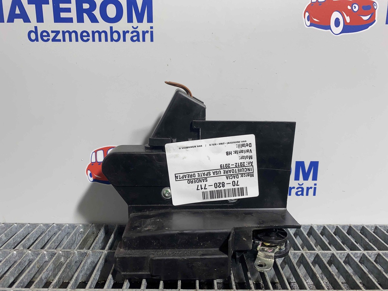 INCUIETOARE USA SPATE DREAPTA DACIA SANDERO - - (2012 2019)