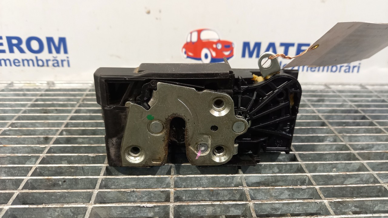 INCUIETOARE USA SPATE DREAPTA DACIA SANDERO SANDERO - - (2012 2019)