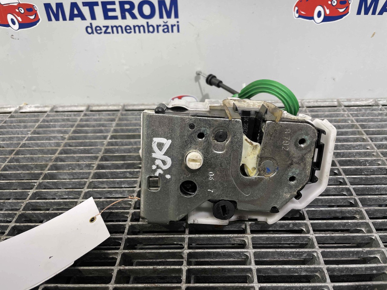 INCUIETOARE USA SPATE DREAPTA FIAT TIPO - - (2015 2020)