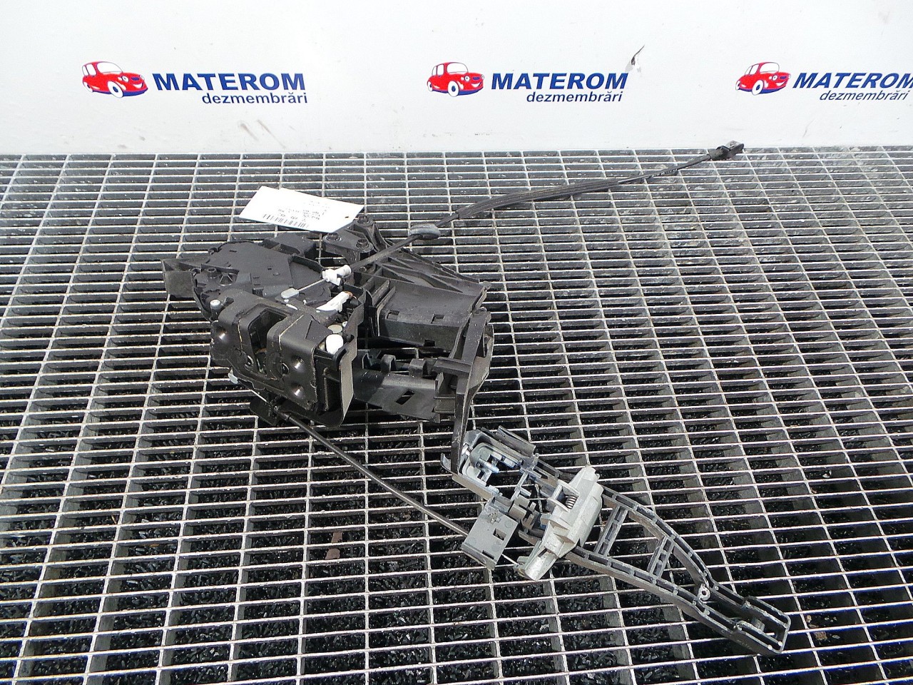 INCUIETOARE USA SPATE DREAPTA FORD C-MAX C-MAX - - (2007 2010)