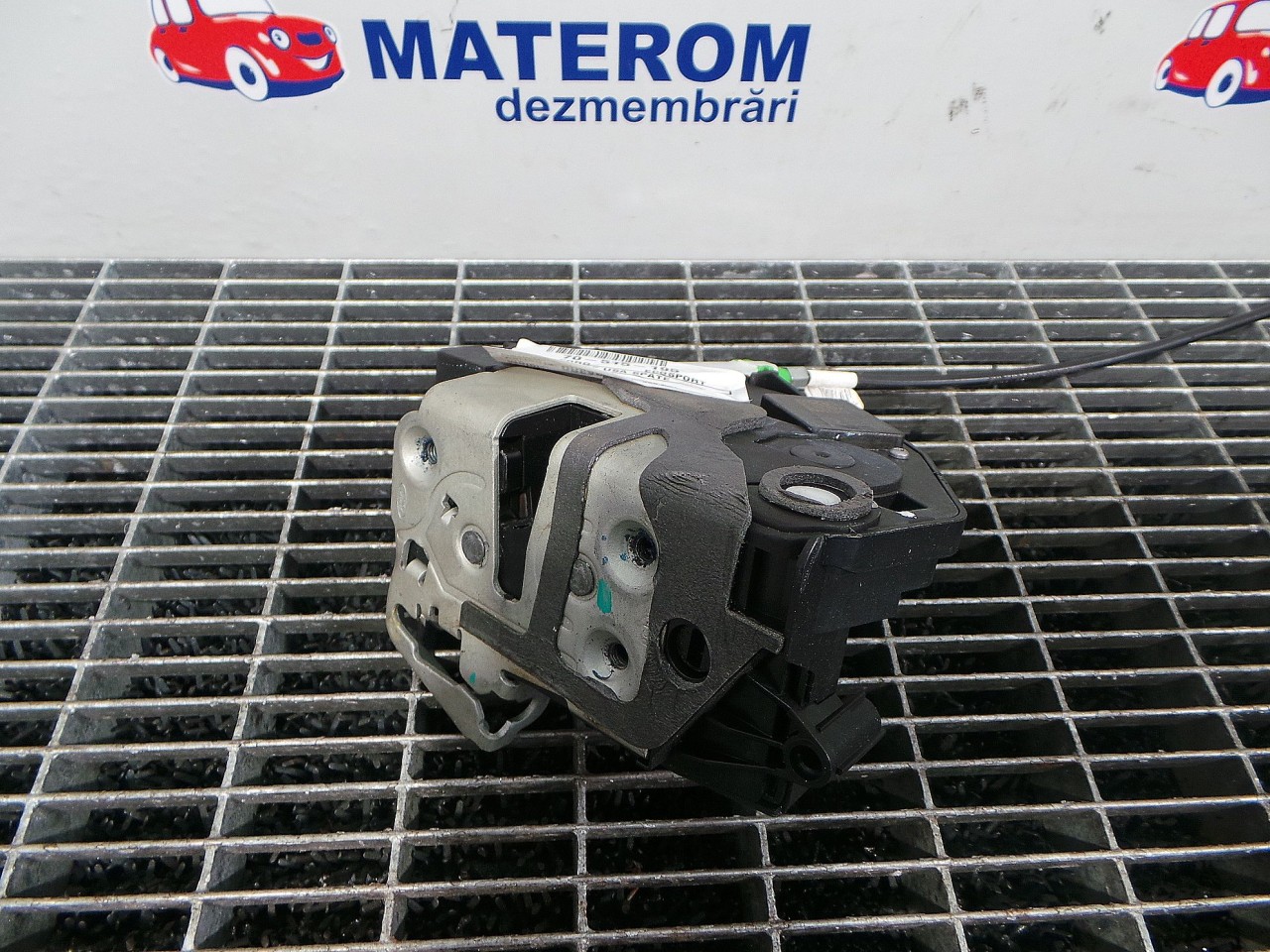INCUIETOARE USA SPATE DREAPTA FORD ECOSP