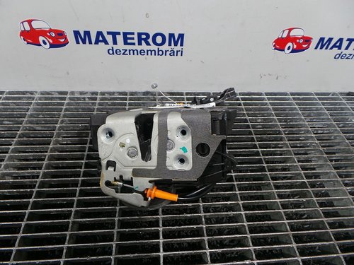 INCUIETOARE USA SPATE DREAPTA FORD ECOSPORT - - (2013 2018)