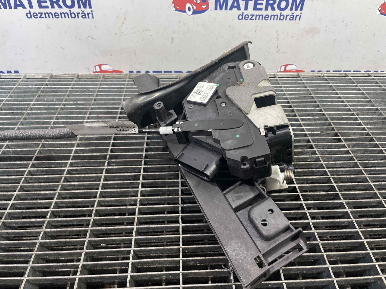 INCUIETOARE USA SPATE DREAPTA FORD FOCUS - - (2011 2014)