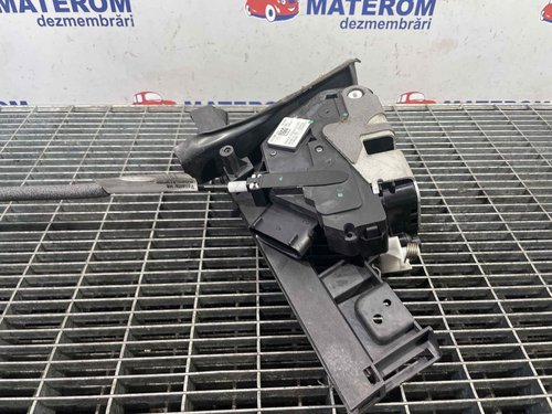 INCUIETOARE USA SPATE DREAPTA FORD FOCUS - - (2011 2014)