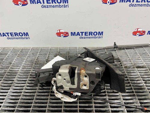 INCUIETOARE USA SPATE DREAPTA FORD FOCUS - - (2011 2014)