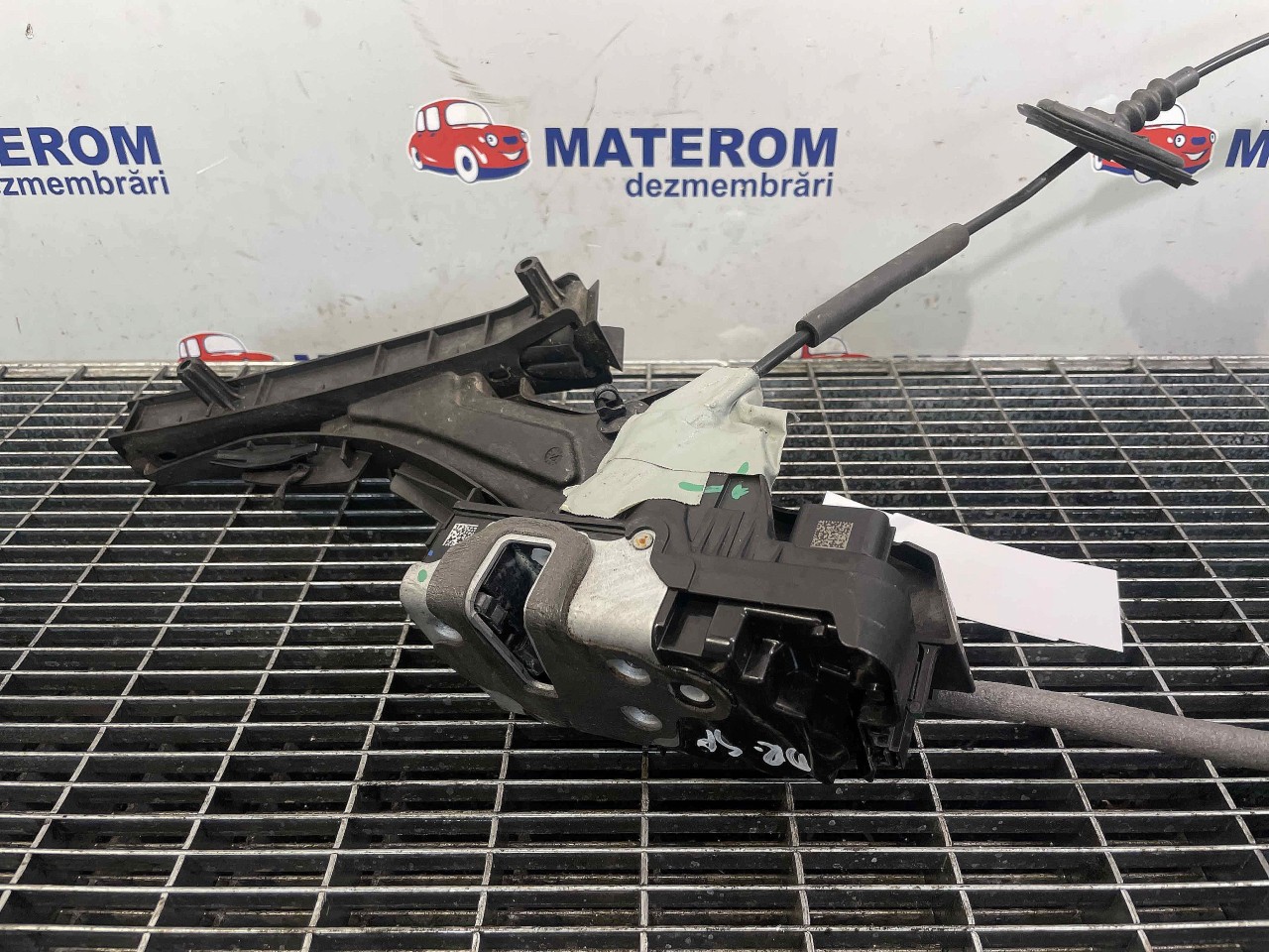 INCUIETOARE USA SPATE DREAPTA FORD FOCUS - - (2018 2020)