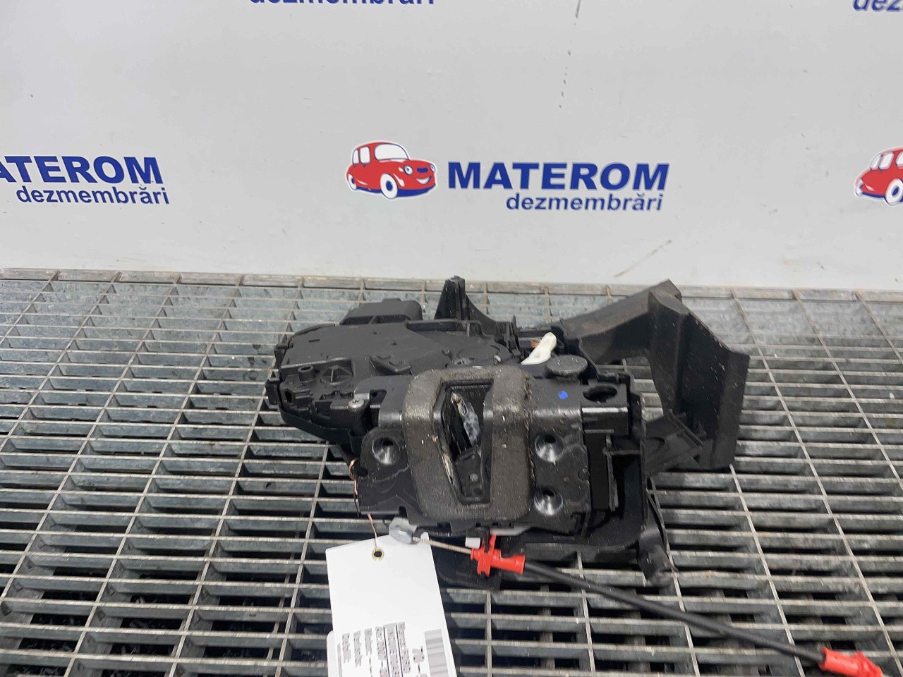 INCUIETOARE USA SPATE DREAPTA FORD MONDEO - - (2007 2014)