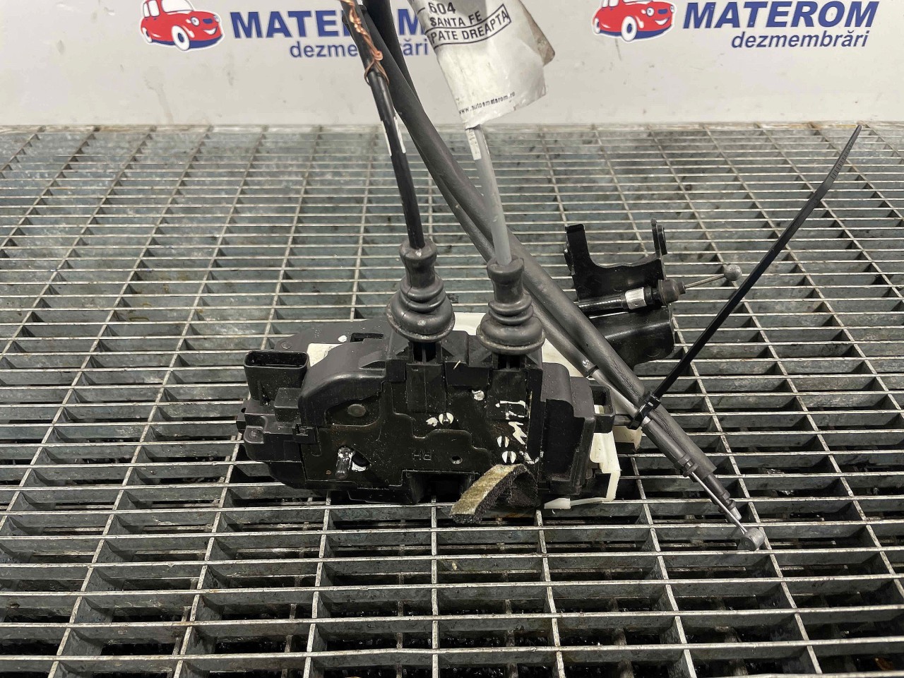 INCUIETOARE USA SPATE DREAPTA HYUNDAI SANTA FE SANTA FE - - (2006 2012)