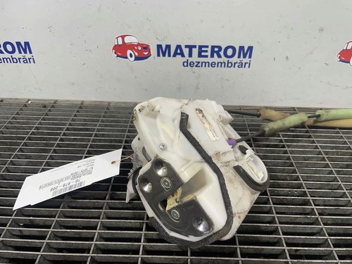 INCUIETOARE USA SPATE DREAPTA MAZDA 3 - - (2013 2018)