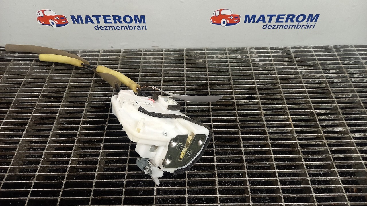 INCUIETOARE USA SPATE DREAPTA MAZDA CX-3 - - (2014 2018)