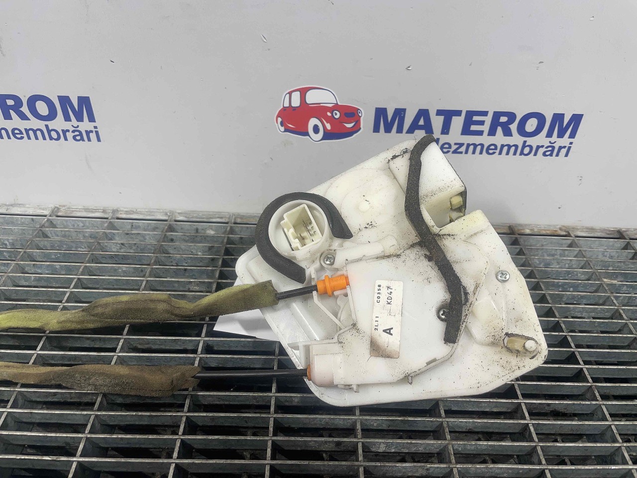 INCUIETOARE USA SPATE DREAPTA MAZDA CX-5