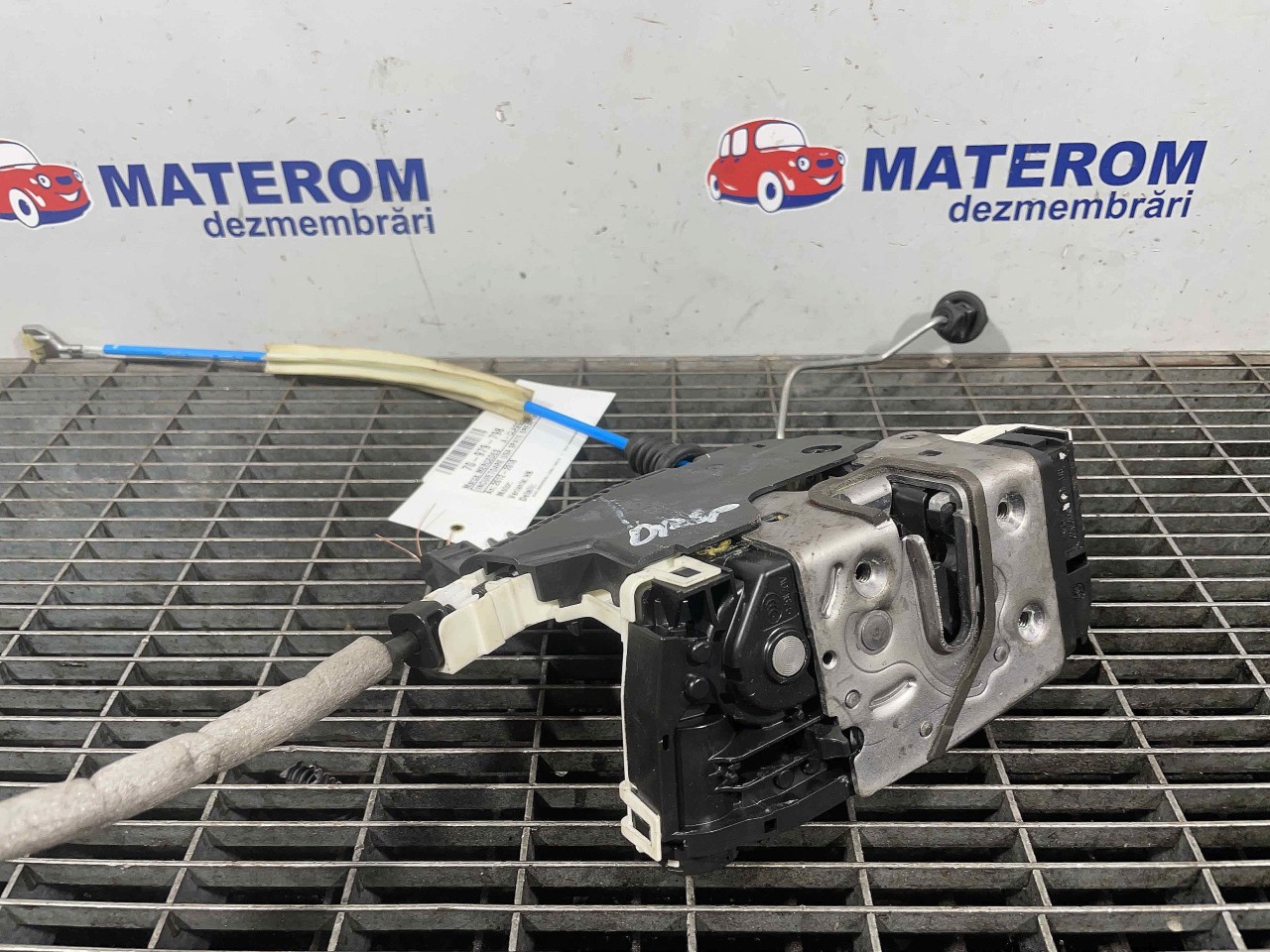 INCUIETOARE USA SPATE DREAPTA MERCEDES A-CLASS - - (2012 2018)