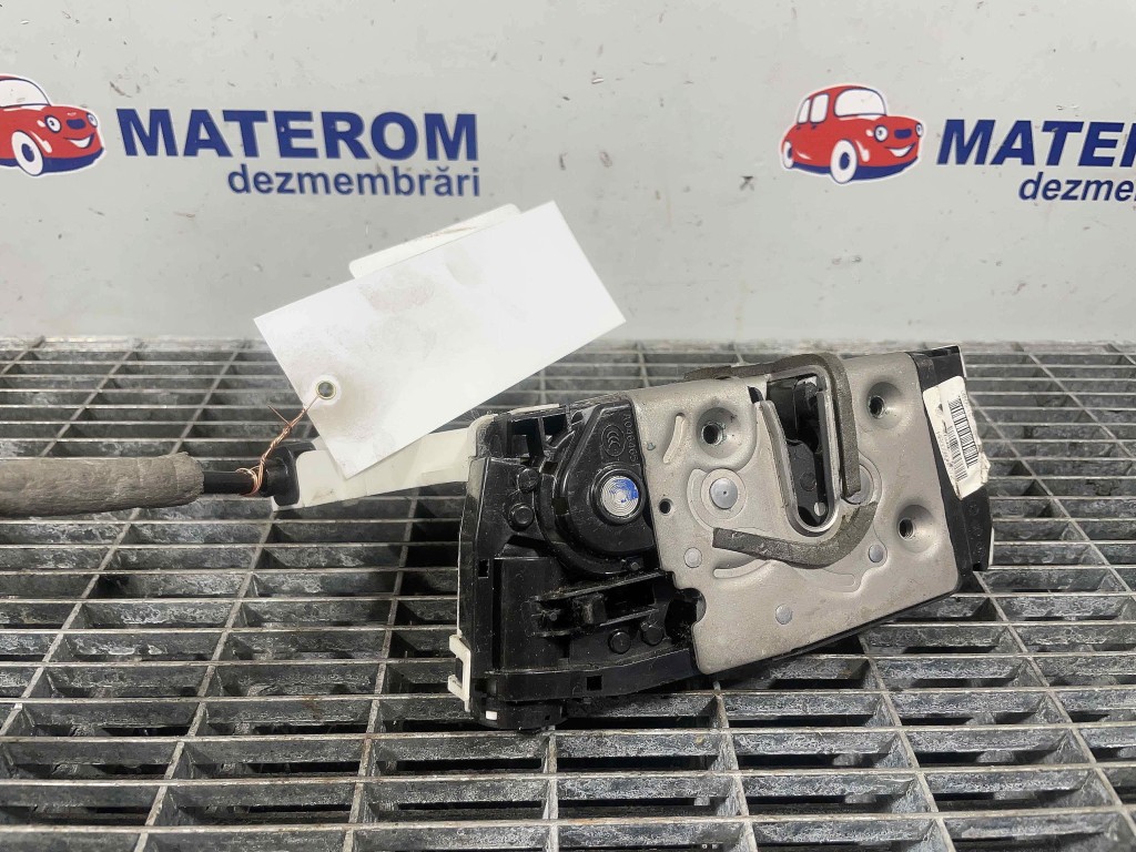INCUIETOARE USA SPATE DREAPTA MERCEDES C-CLASS - - (2011 2014)