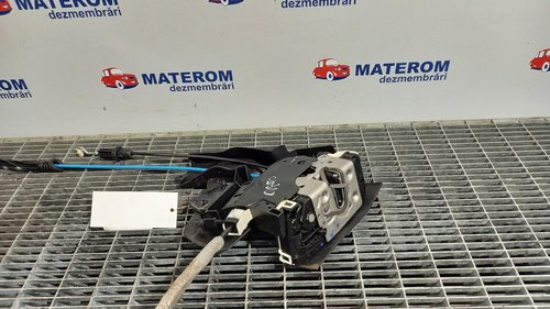 INCUIETOARE USA SPATE DREAPTA MERCEDES C-CLASS - - (2011 2014)