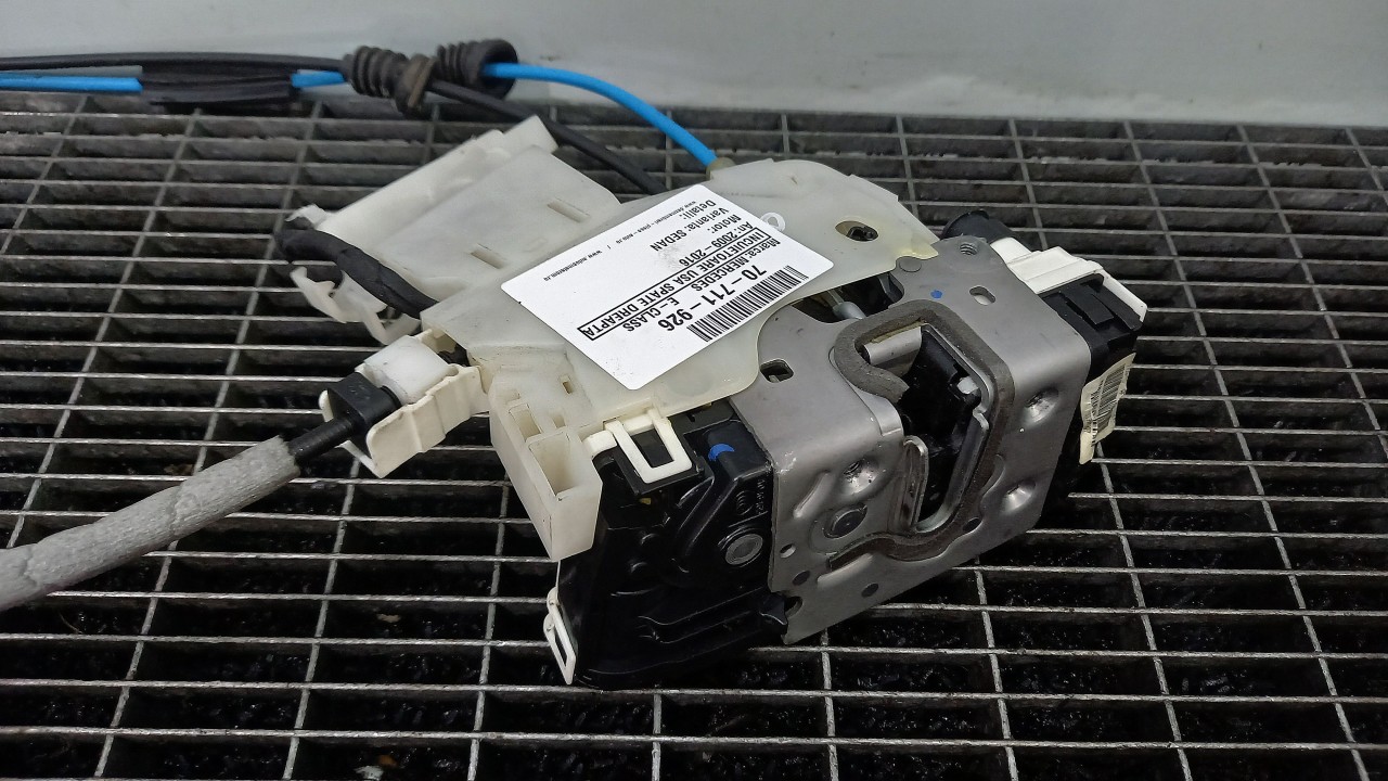 INCUIETOARE USA SPATE DREAPTA MERCEDES E-CLASS - - (2009 2016)