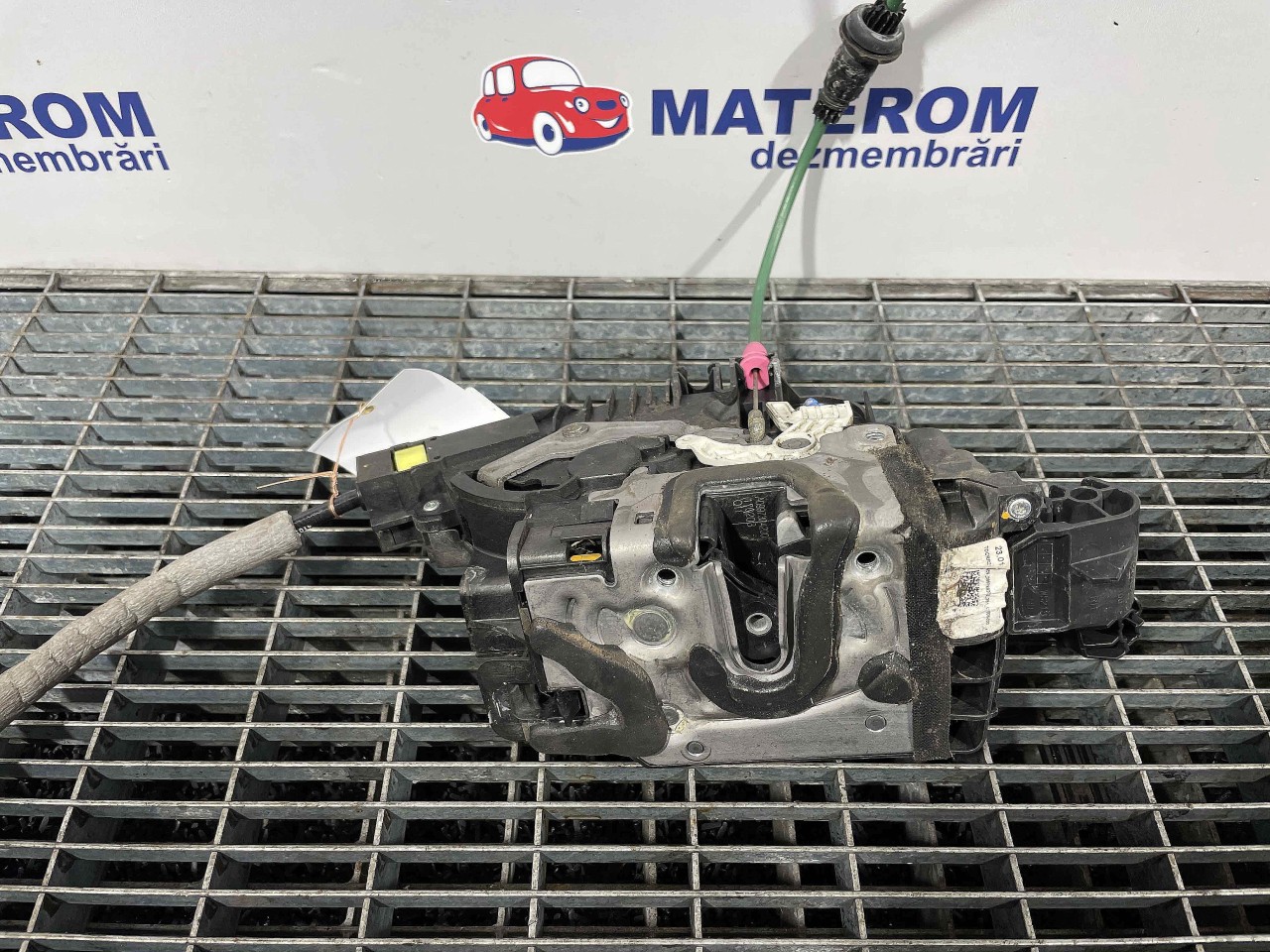 INCUIETOARE USA SPATE DREAPTA MERCEDES E-CLASS - - (2016 2020)