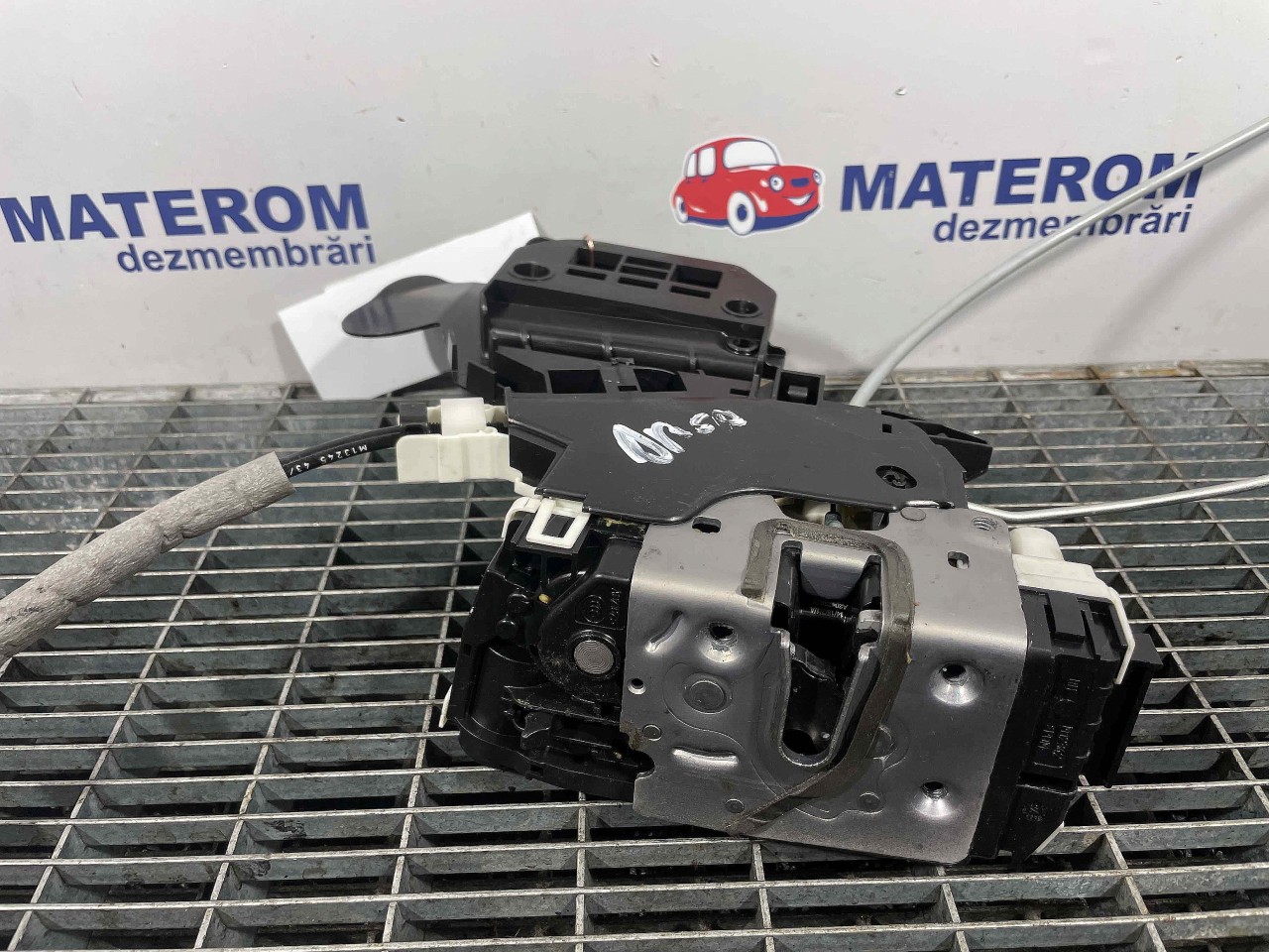 INCUIETOARE USA SPATE DREAPTA MERCEDES ML ML - - (2012 2019)