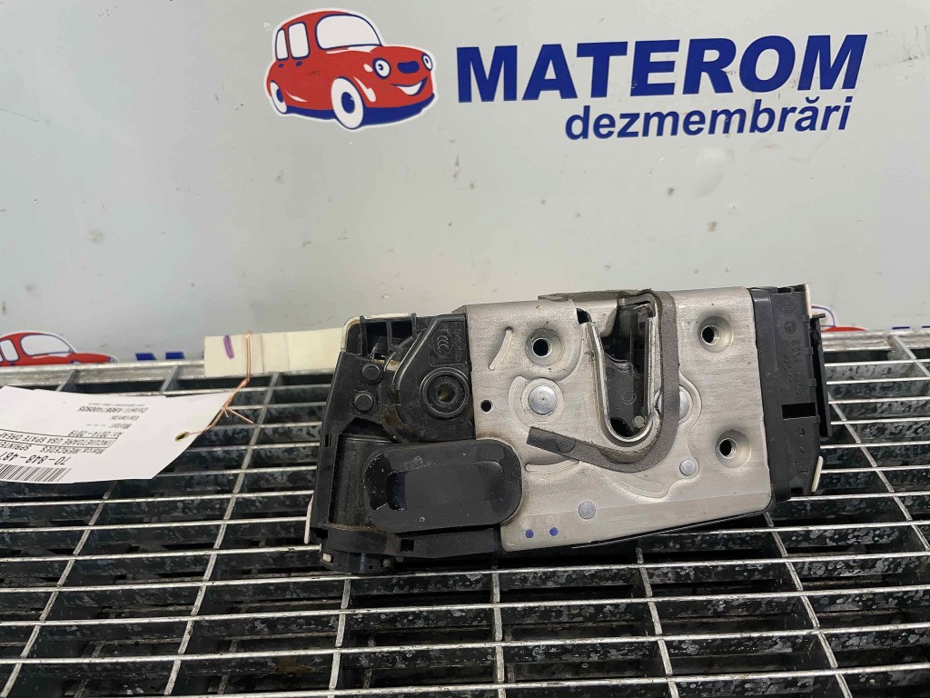 INCUIETOARE USA SPATE DREAPTA MERCEDES SPRINTER - - (2014 2019)
