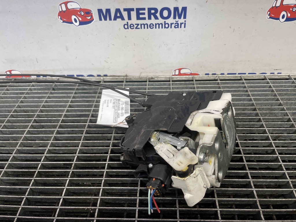 INCUIETOARE USA SPATE DREAPTA MITSUBISHI LANCER - - (2008 2017)