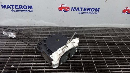 INCUIETOARE USA SPATE DREAPTA MITSUBISHI OUTLANDER - - (2006 2012)