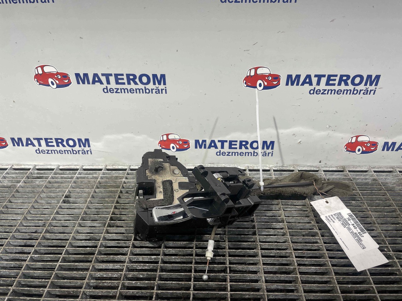 INCUIETOARE USA SPATE DREAPTA NISSAN QASHQAI QASHQAI - - (2010 2014)