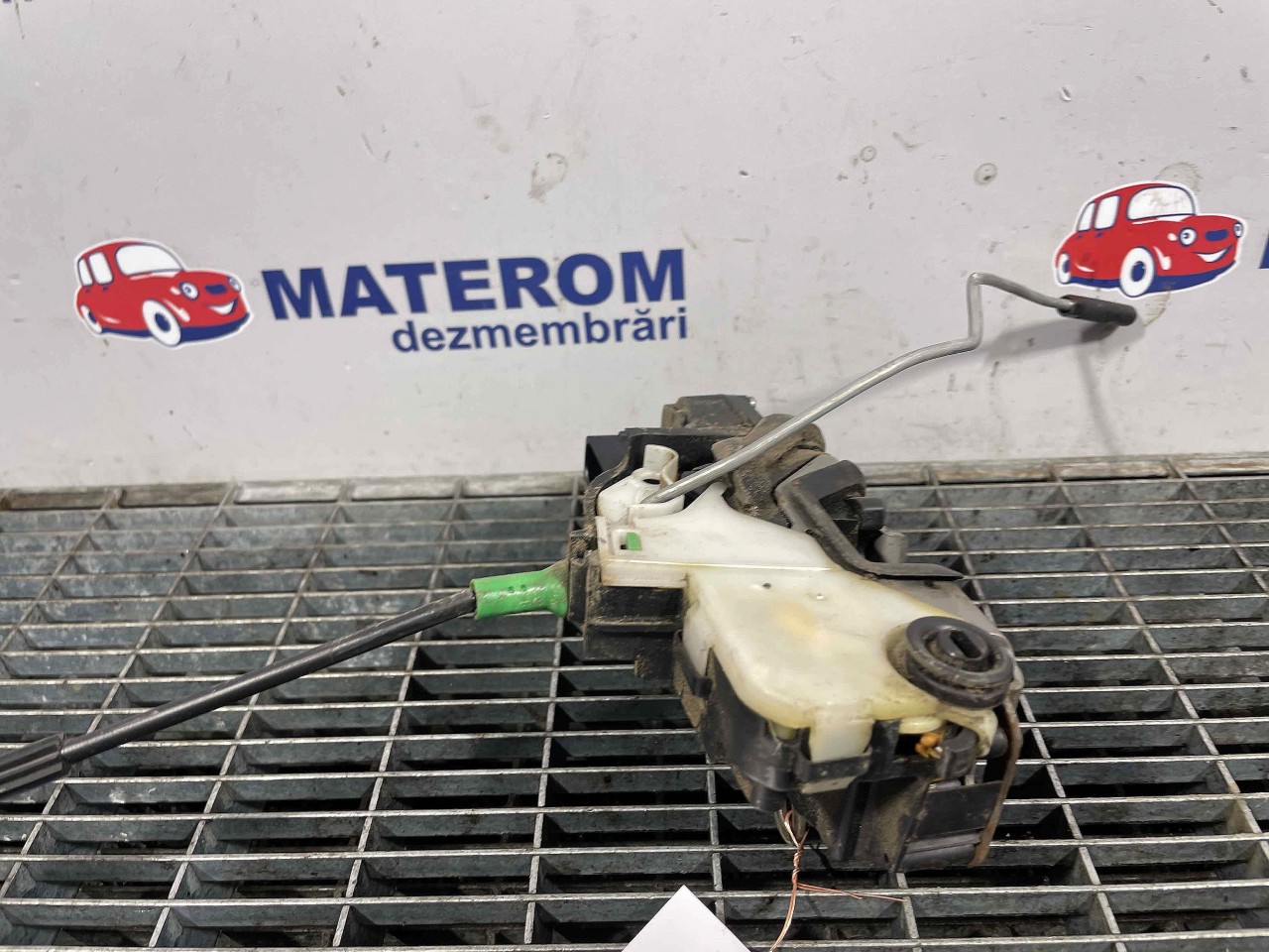 INCUIETOARE USA SPATE DREAPTA OPEL ASTRA J ASTRA J - - (2009 2012)