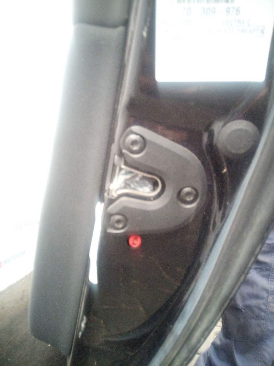 INCUIETOARE USA SPATE DREAPTA OPEL VECTRA C - - (2005 2008)