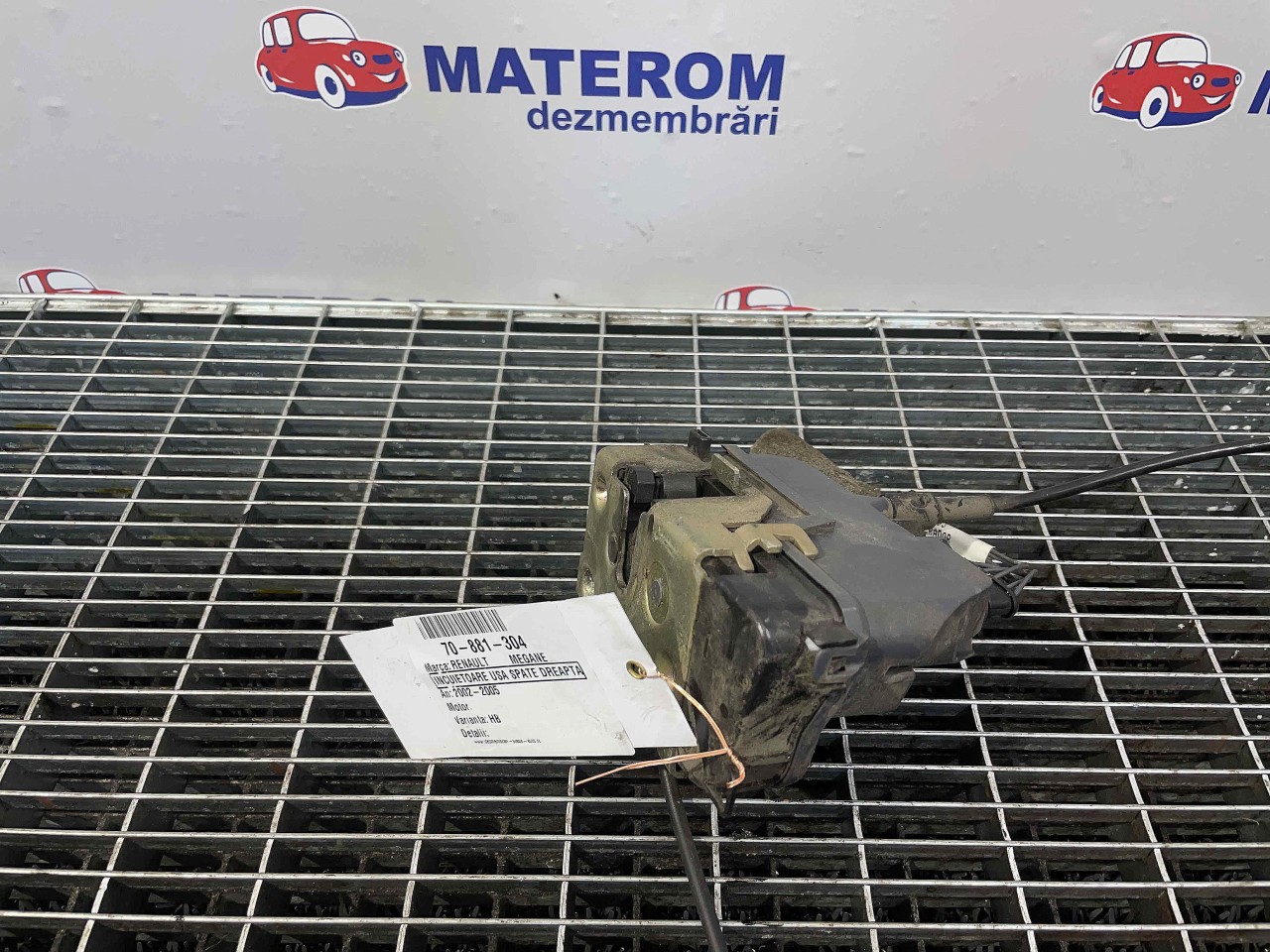 INCUIETOARE USA SPATE DREAPTA RENAULT MEGANE - - (2002 2005)