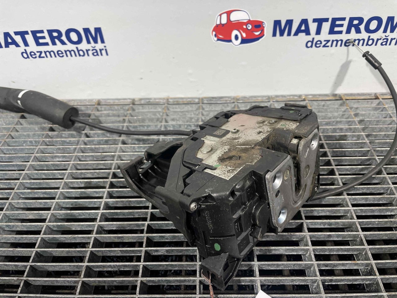 INCUIETOARE USA SPATE DREAPTA RENAULT SCENIC SCENIC - - (2009 2013)