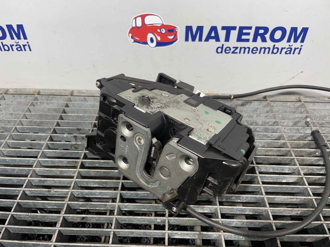 INCUIETOARE USA SPATE DREAPTA RENAULT SCENIC SCENIC - - (2009 2013)