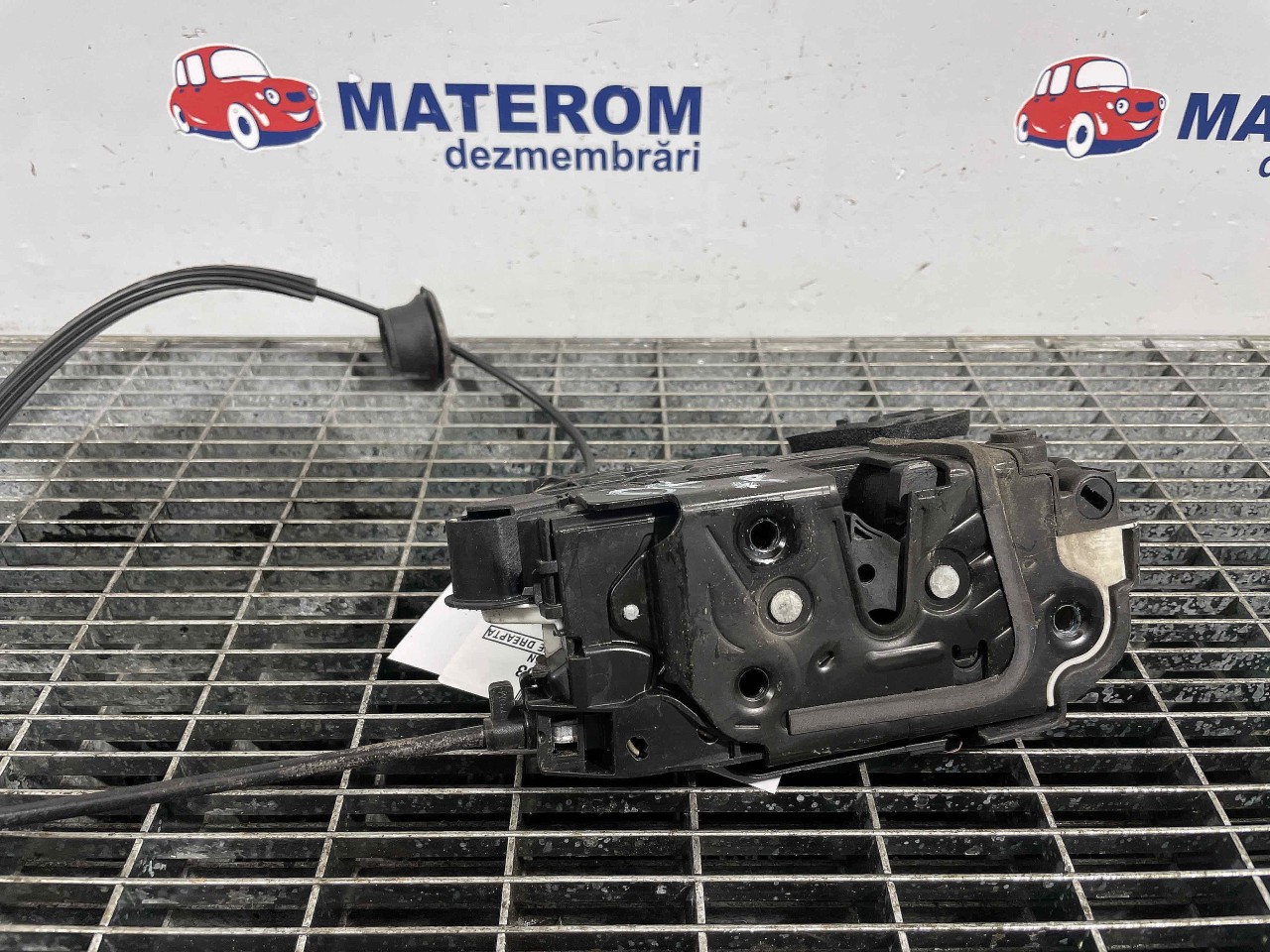 INCUIETOARE USA SPATE DREAPTA SEAT LEON LEON - - (2012 2016)