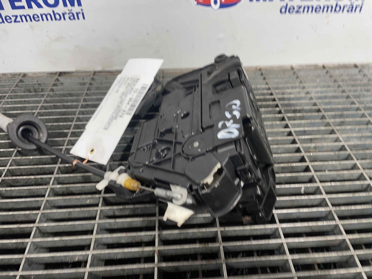 INCUIETOARE USA SPATE DREAPTA SEAT TOLEDO - - (2012 2019)