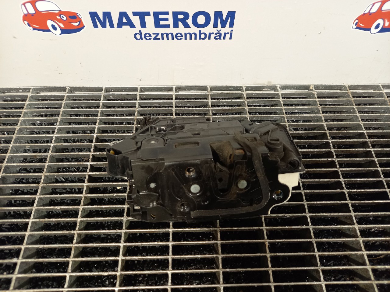 INCUIETOARE USA SPATE DREAPTA SKODA FABIA FABIA - - (2010 2013)