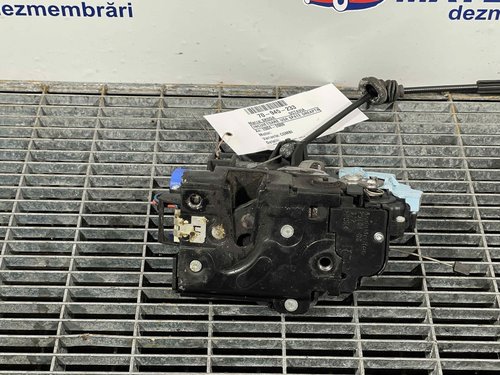 INCUIETOARE USA SPATE DREAPTA SKODA OCTAVIA - - (2004 2009)