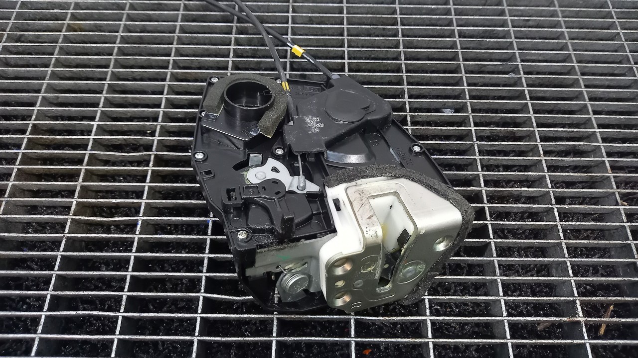 INCUIETOARE USA SPATE DREAPTA SUZUKI SWIFT - - (2005 2010)