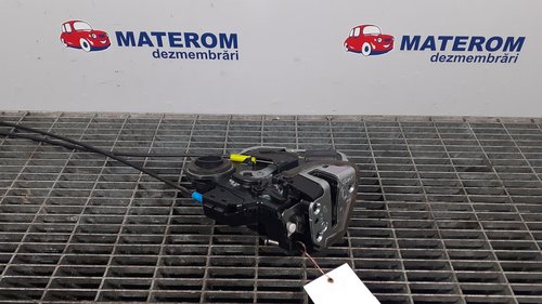 INCUIETOARE USA SPATE DREAPTA TOYOTA AURIS AURIS - - (2012 2015)