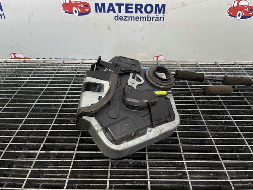 INCUIETOARE USA SPATE DREAPTA TOYOTA AVENSIS AVENSIS - - (2012 2015)