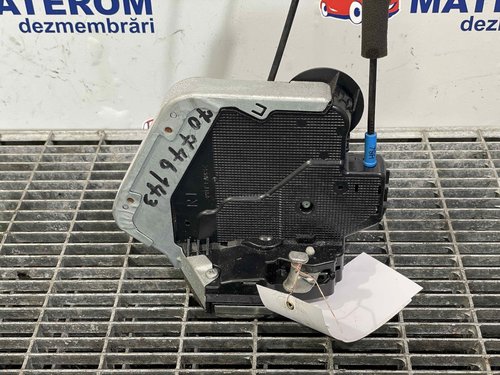 INCUIETOARE USA SPATE DREAPTA TOYOTA AVENSIS AVENSIS - - (2008 2012)