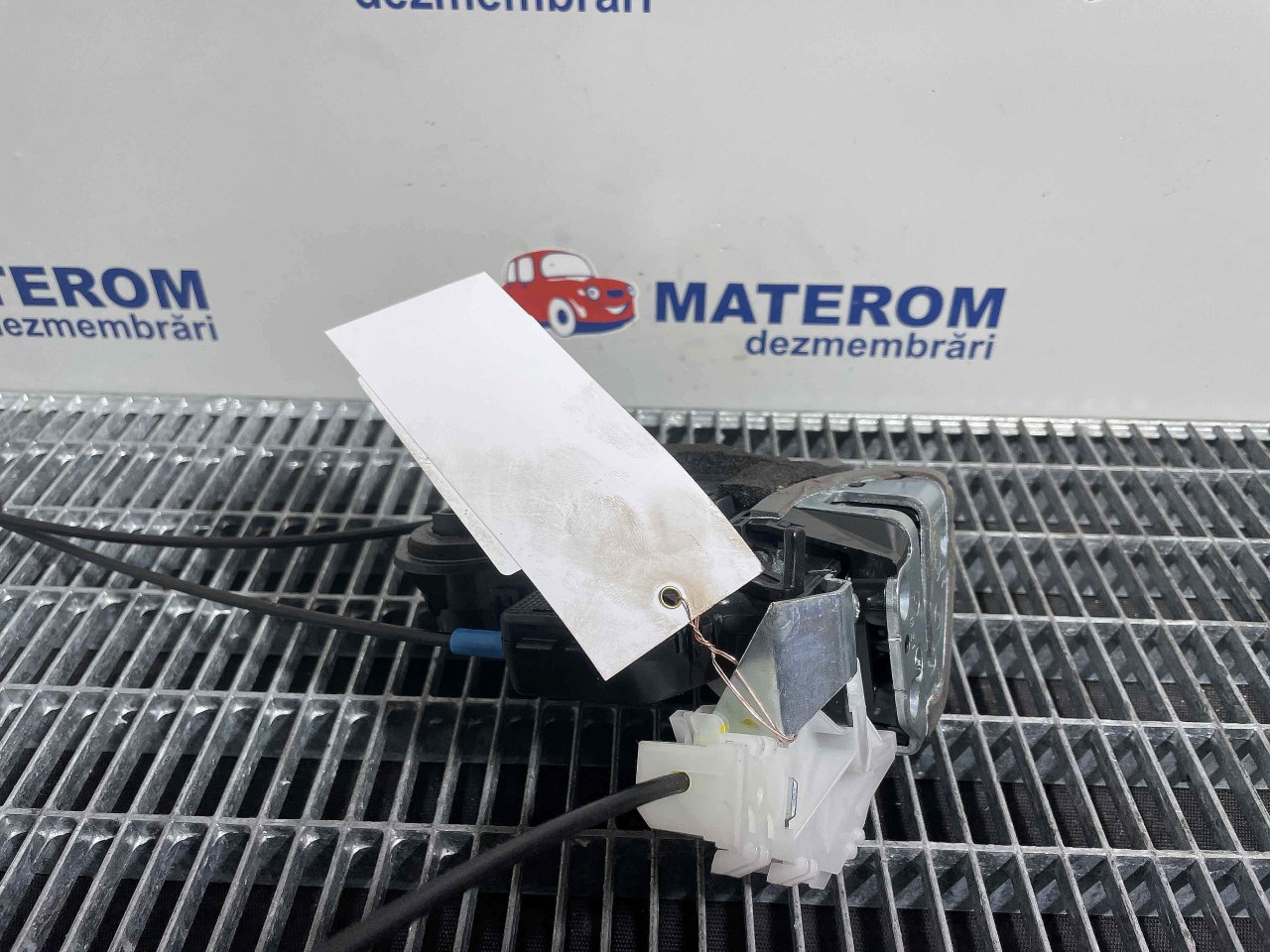INCUIETOARE USA SPATE DREAPTA TOYOTA C-H