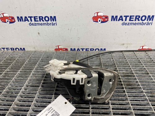INCUIETOARE USA SPATE DREAPTA TOYOTA PRIUS - - (2009 2015)