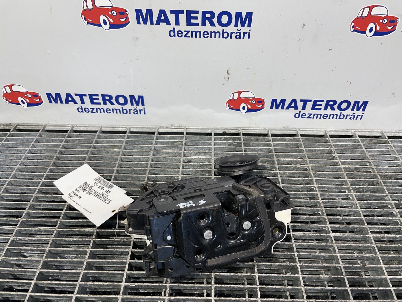 INCUIETOARE USA SPATE DREAPTA VW GOLF VI - - (2008 2012)