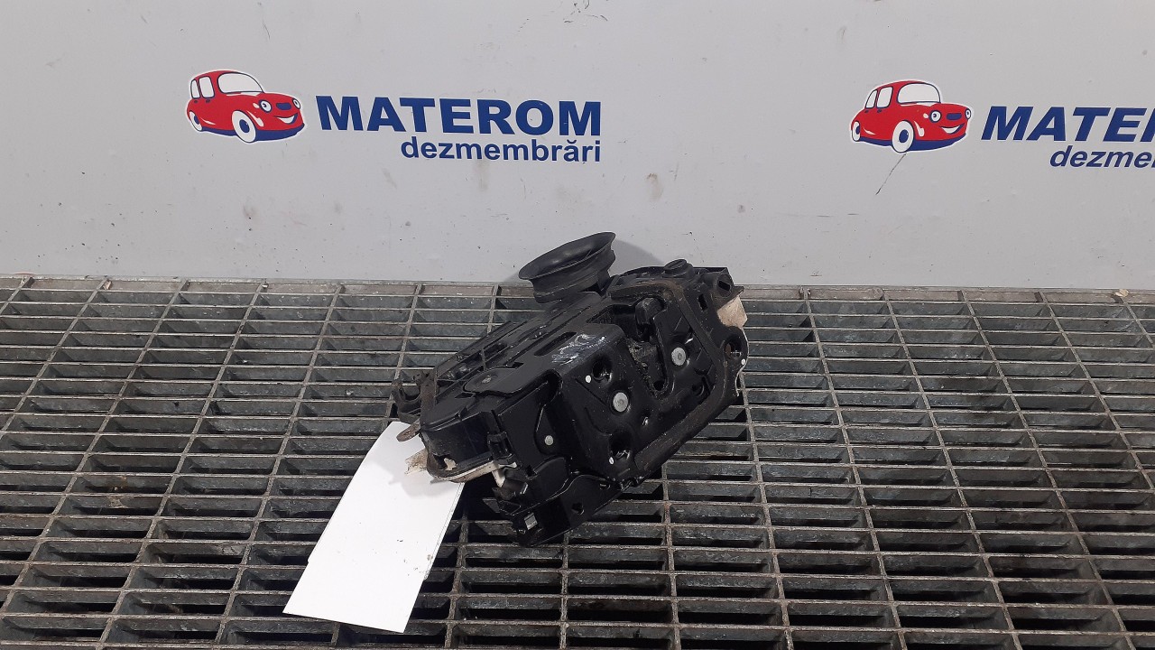 INCUIETOARE USA SPATE DREAPTA VW GOLF VI GOLF VI - - (2008 2012)