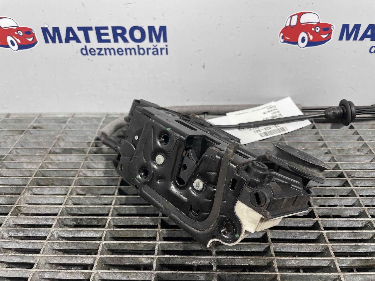 INCUIETOARE USA SPATE DREAPTA VW GOLF VI GOLF VI - - (2008 2012)