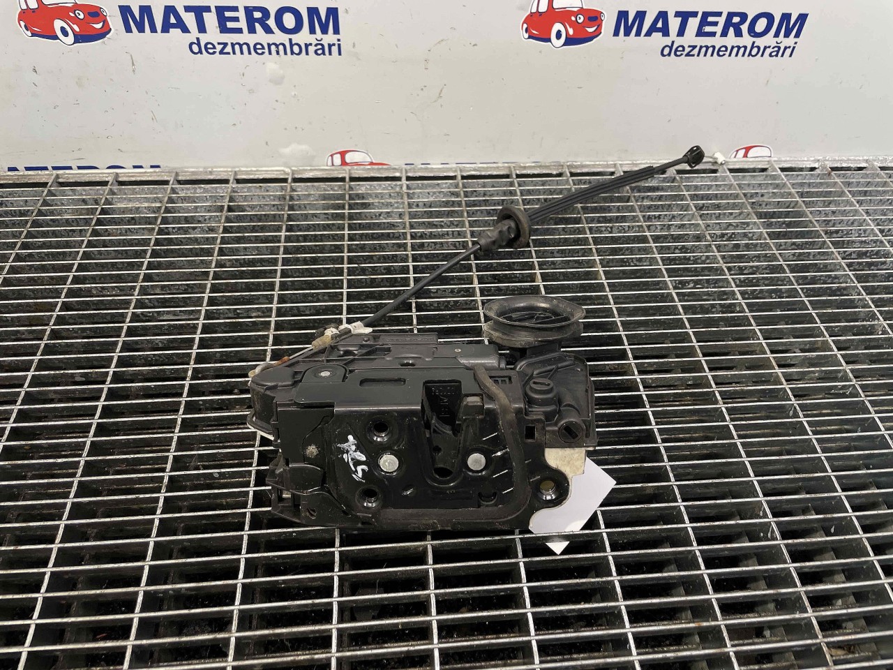 INCUIETOARE USA SPATE DREAPTA VW GOLF VI GOLF VI - - (2008 2012)